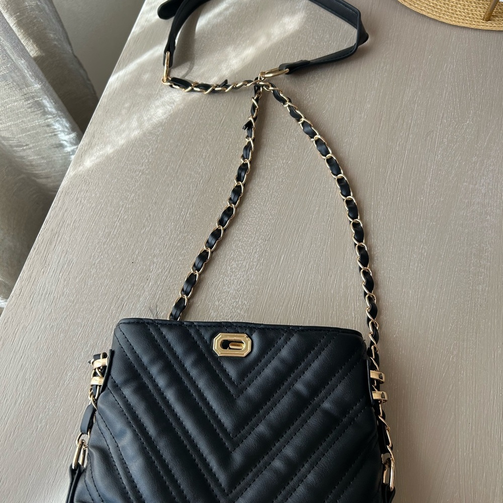 Black Quilted Chain Shoulder Bag